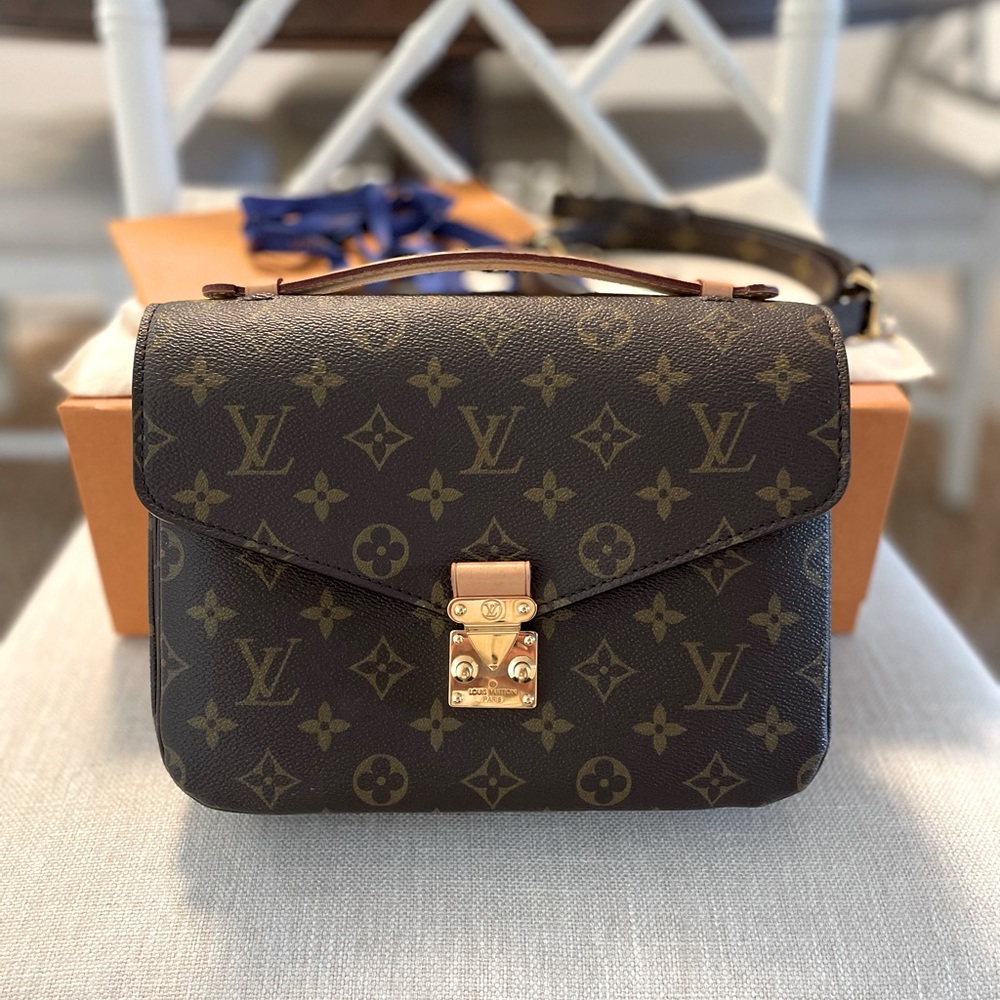 Louis Vuitton Pochette Métis